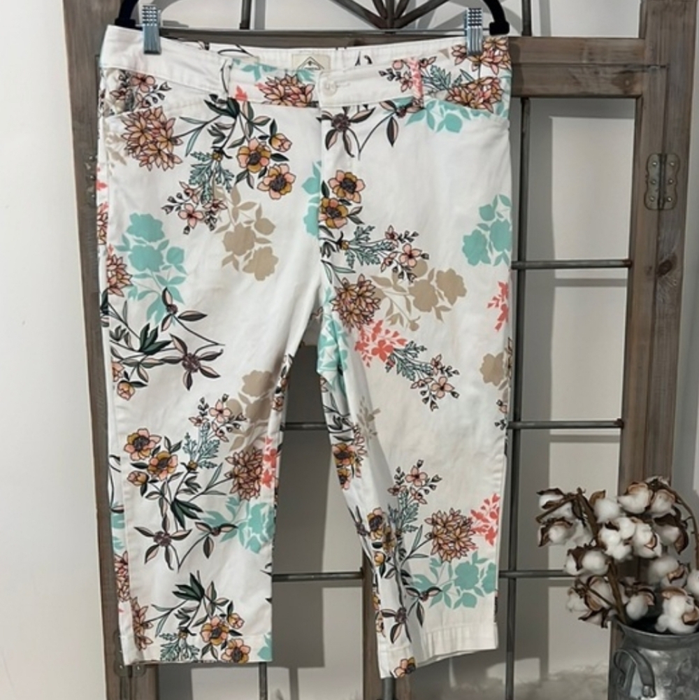 Floral Print Cropped Pants
